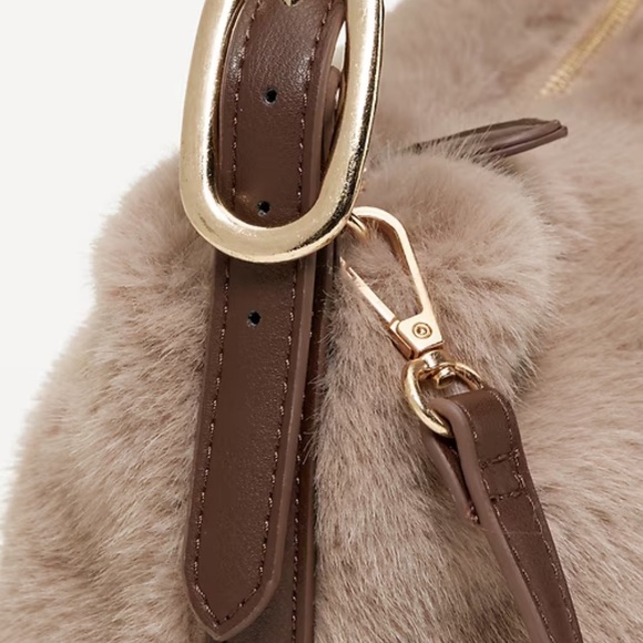 Brown Faux Fur Shoulder and Crossbody Bag Nice Size Bag New With Tags - Picture 4 of 4